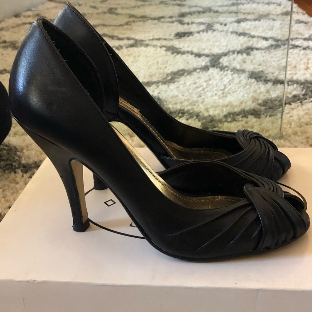 Steve Madden P-Twist Black Leather Pumps Heels